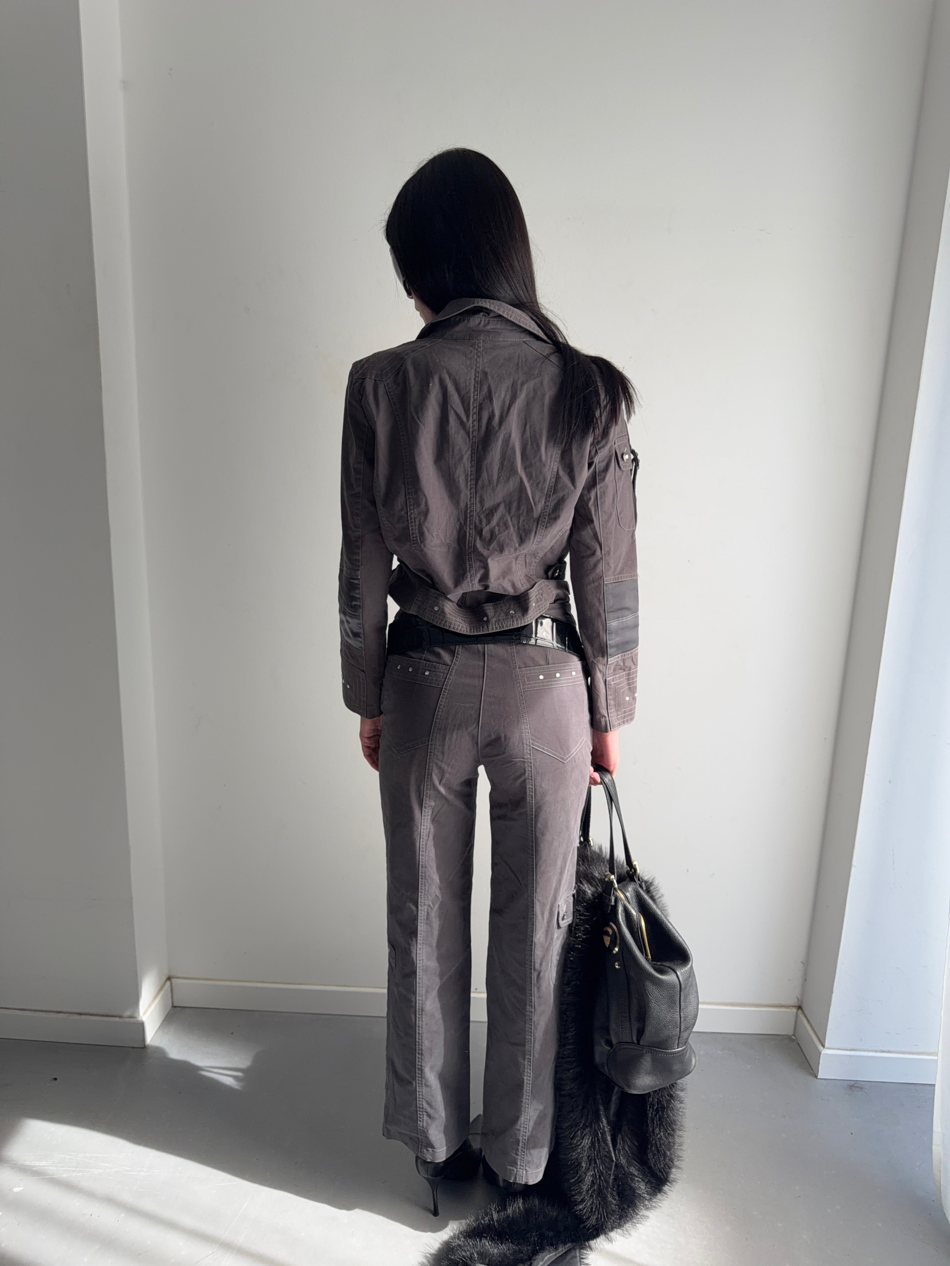 set( shirt and pants)