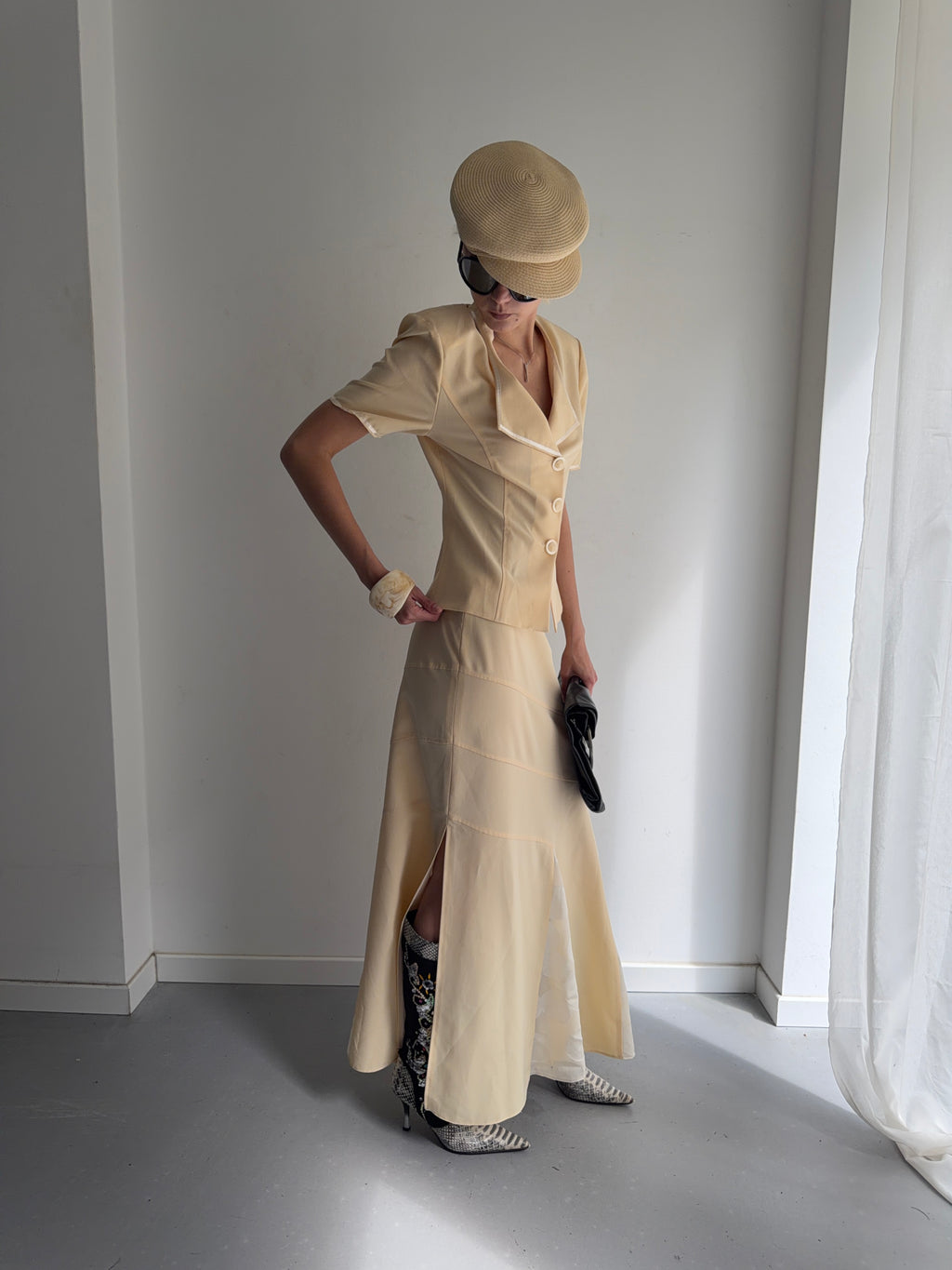 costume