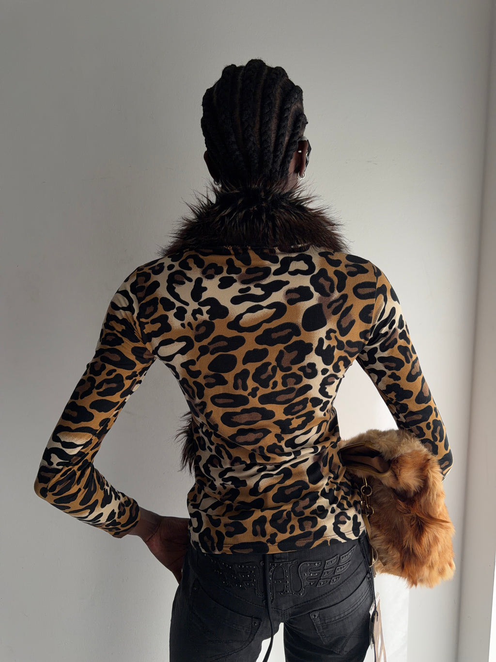 leo long sleeve with faux fur
