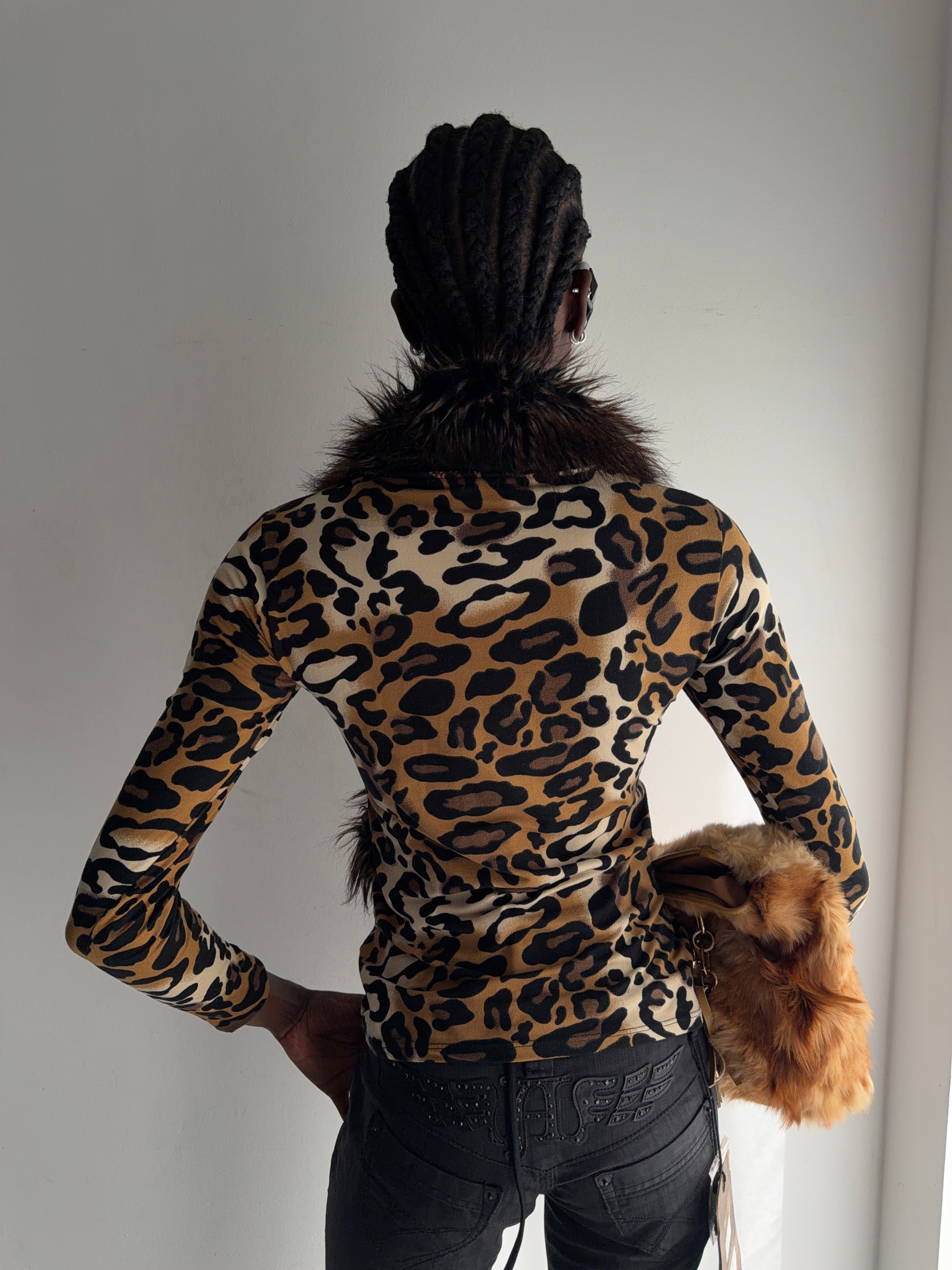 leo long sleeve with faux fur