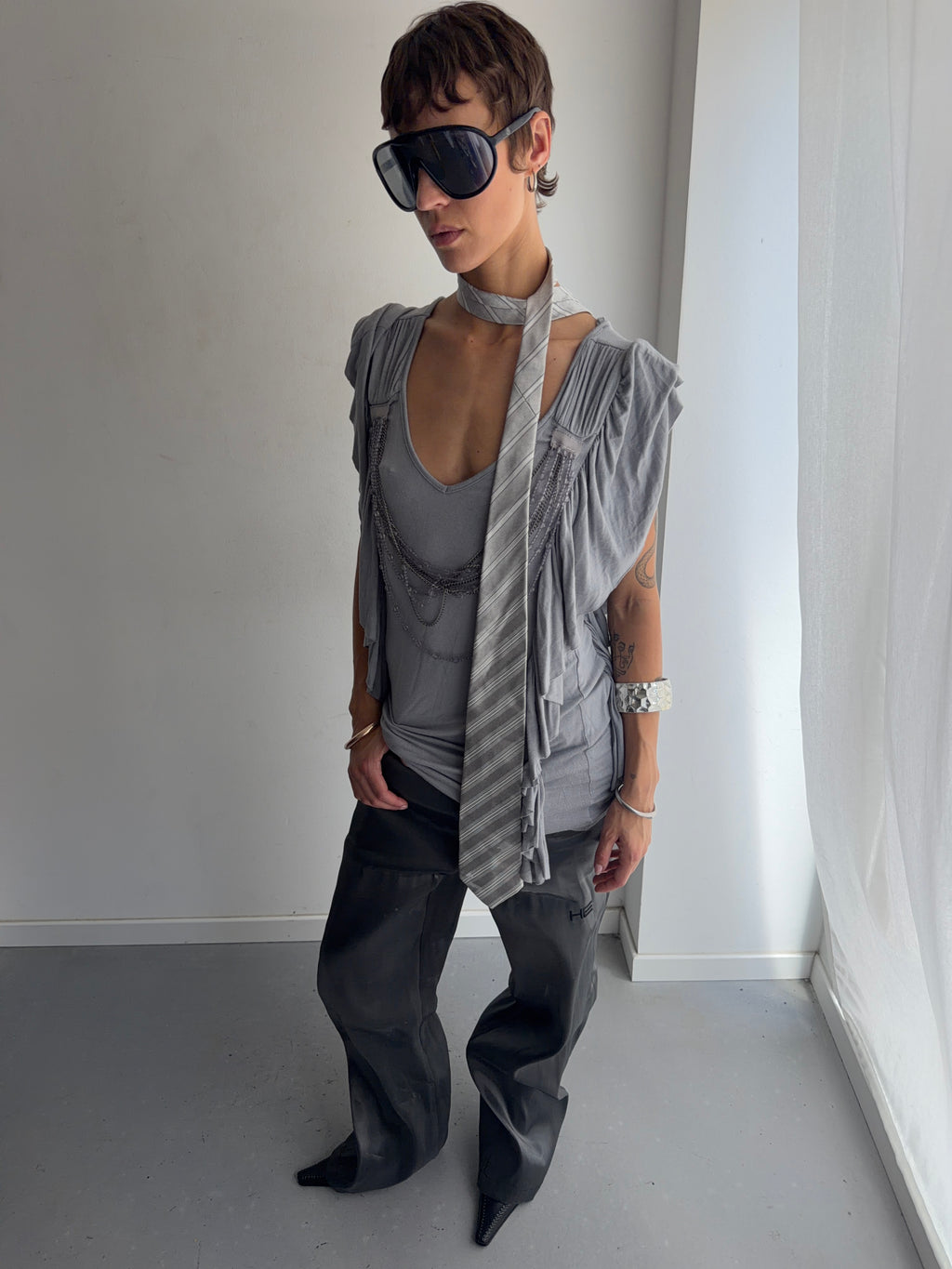 blouse with chains