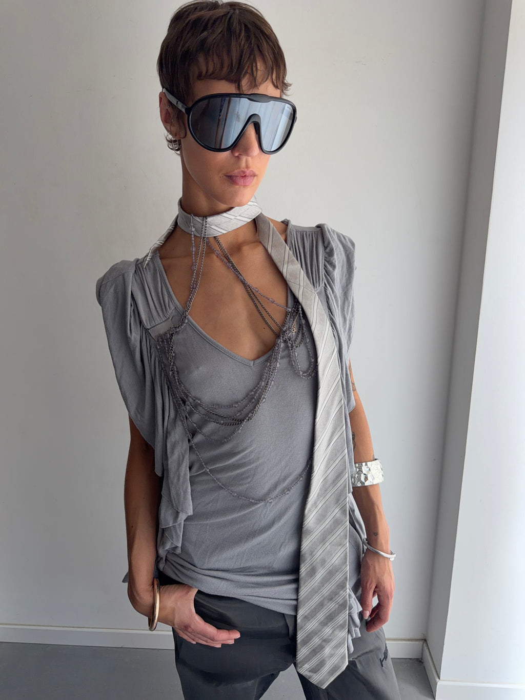blouse with chains