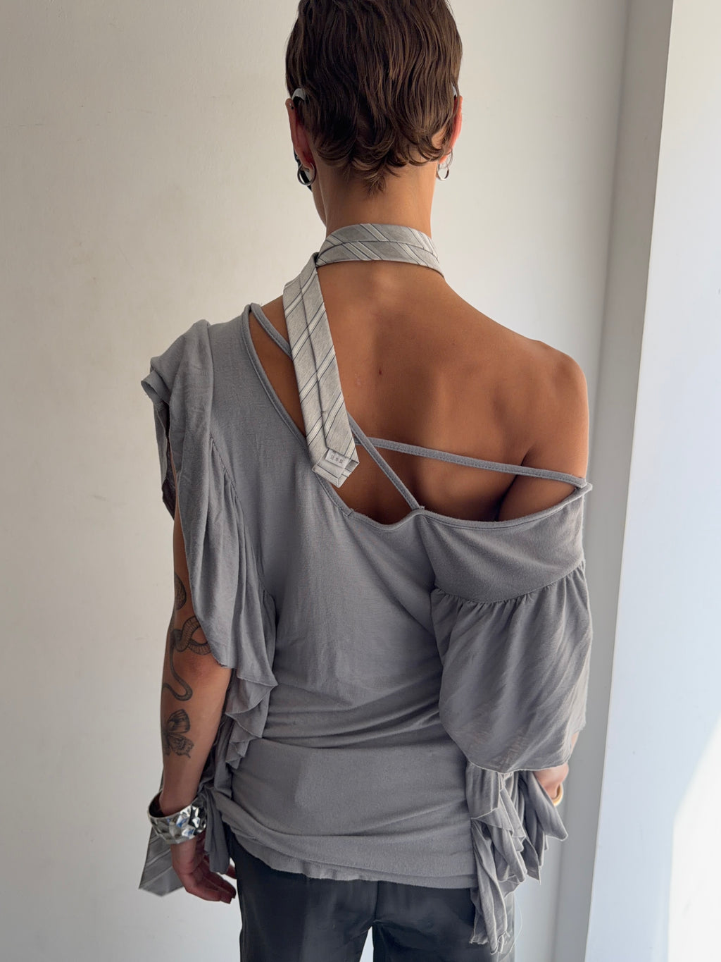 blouse with chains