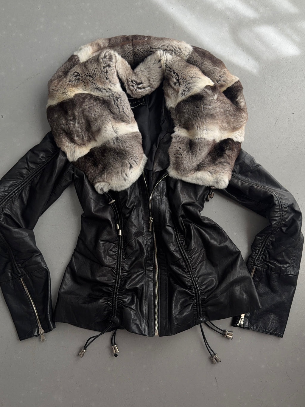 real leahter jacket with real fur collar (M)