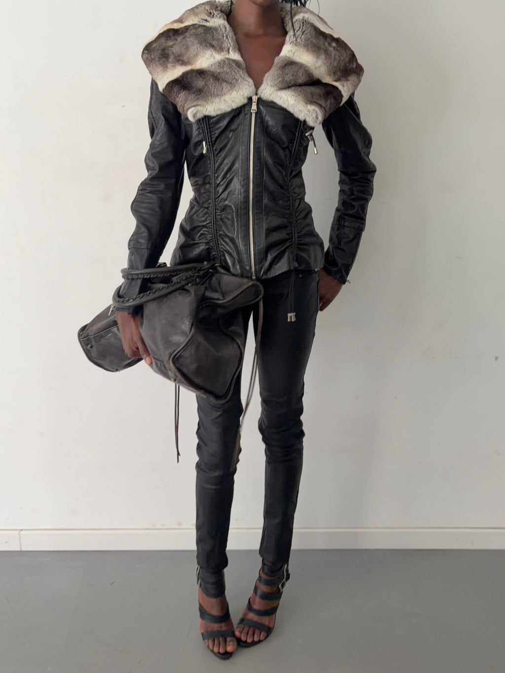 real leahter jacket with real fur collar (M)