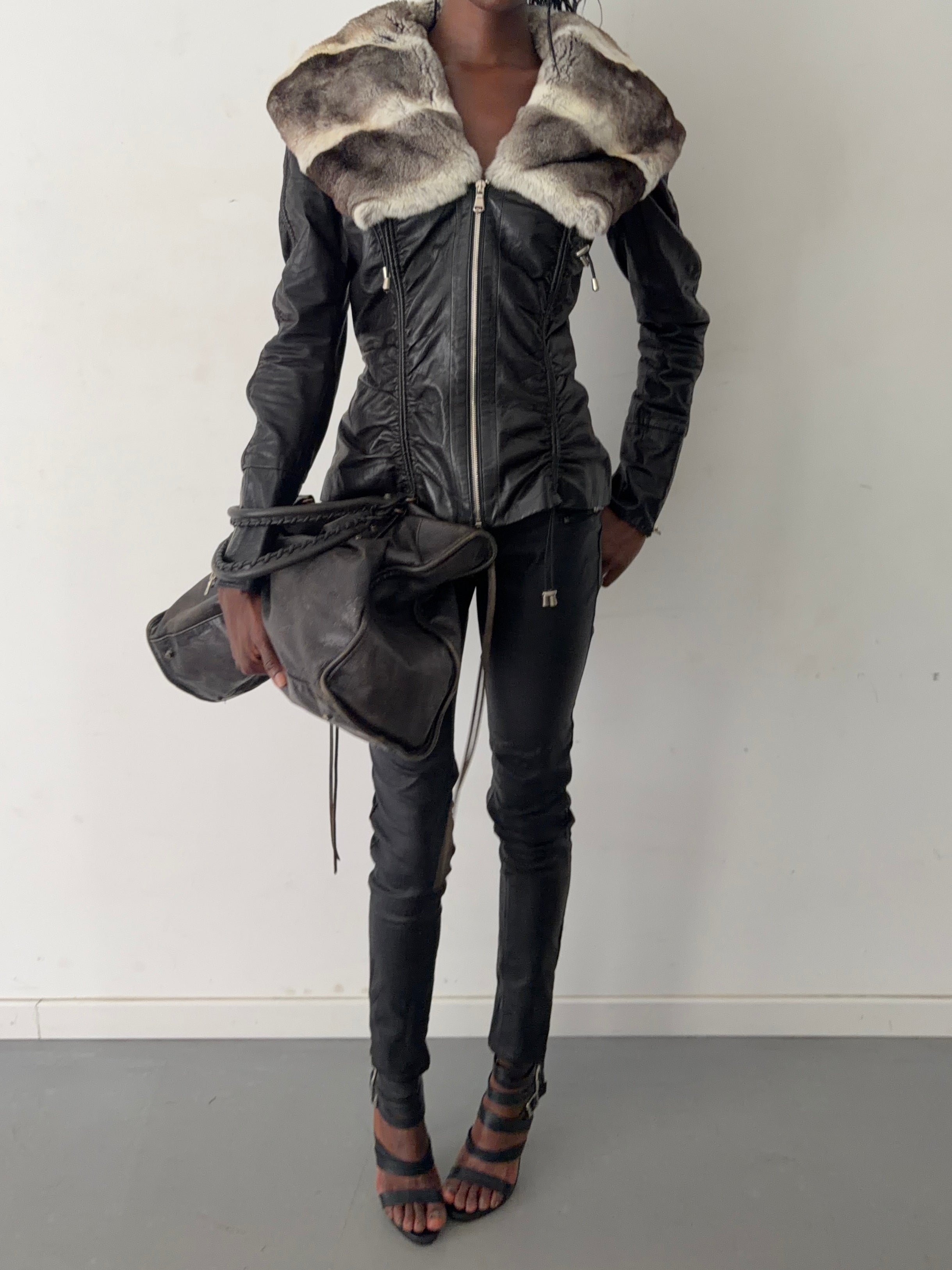 real leahter jacket with real fur collar (M)
