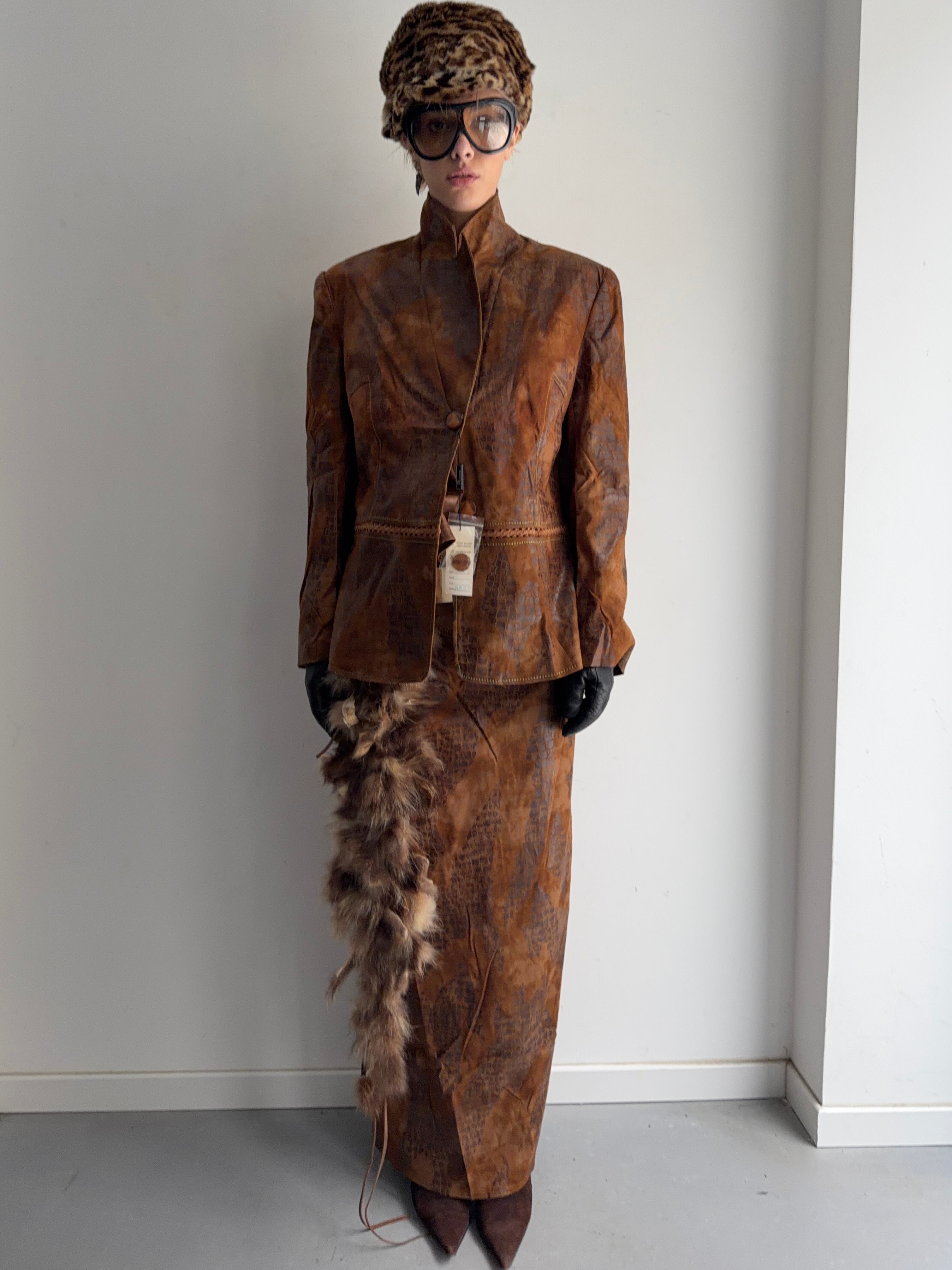 Costume(skirt,top, jacket)