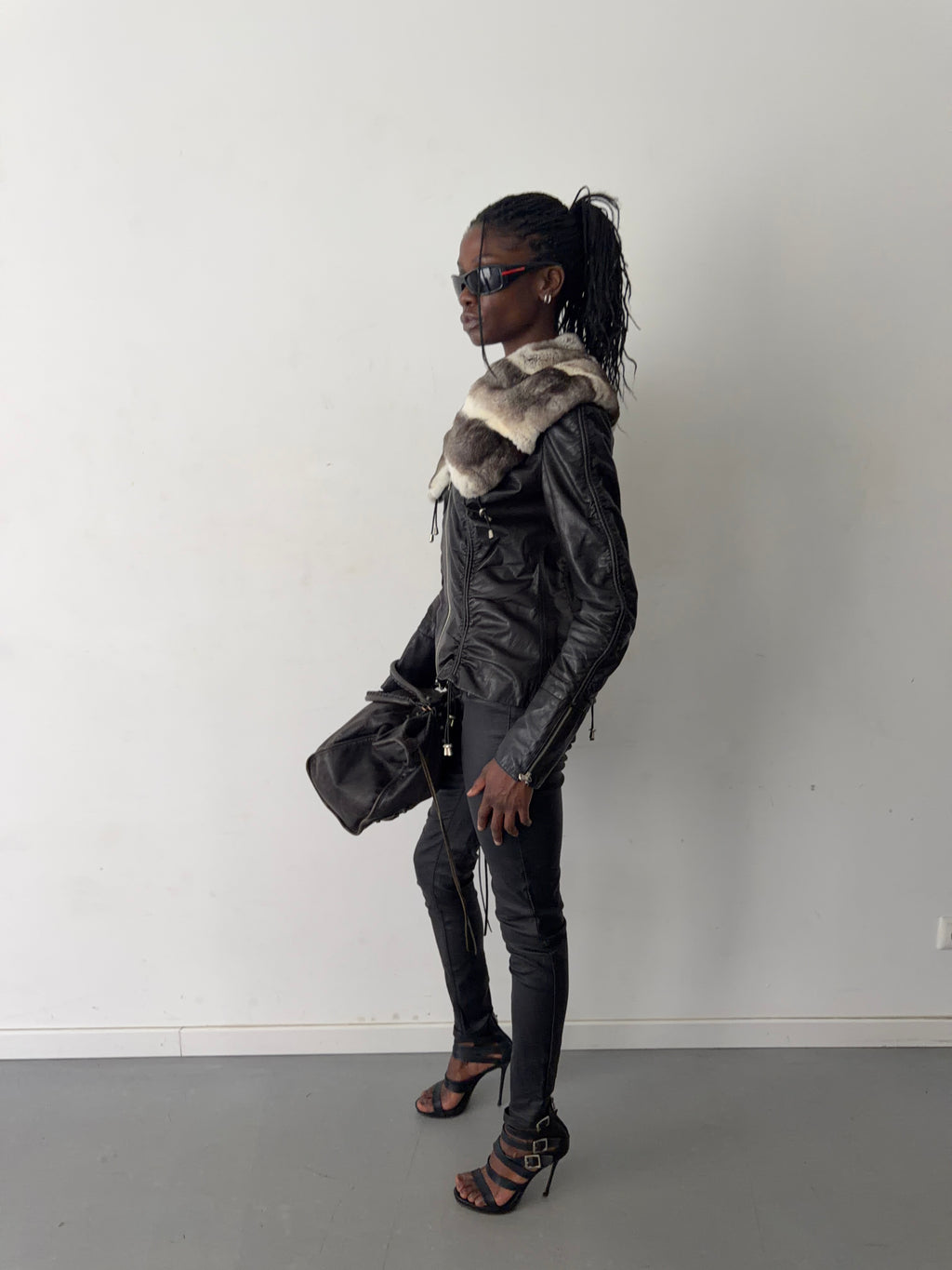 real leahter jacket with real fur collar (M)