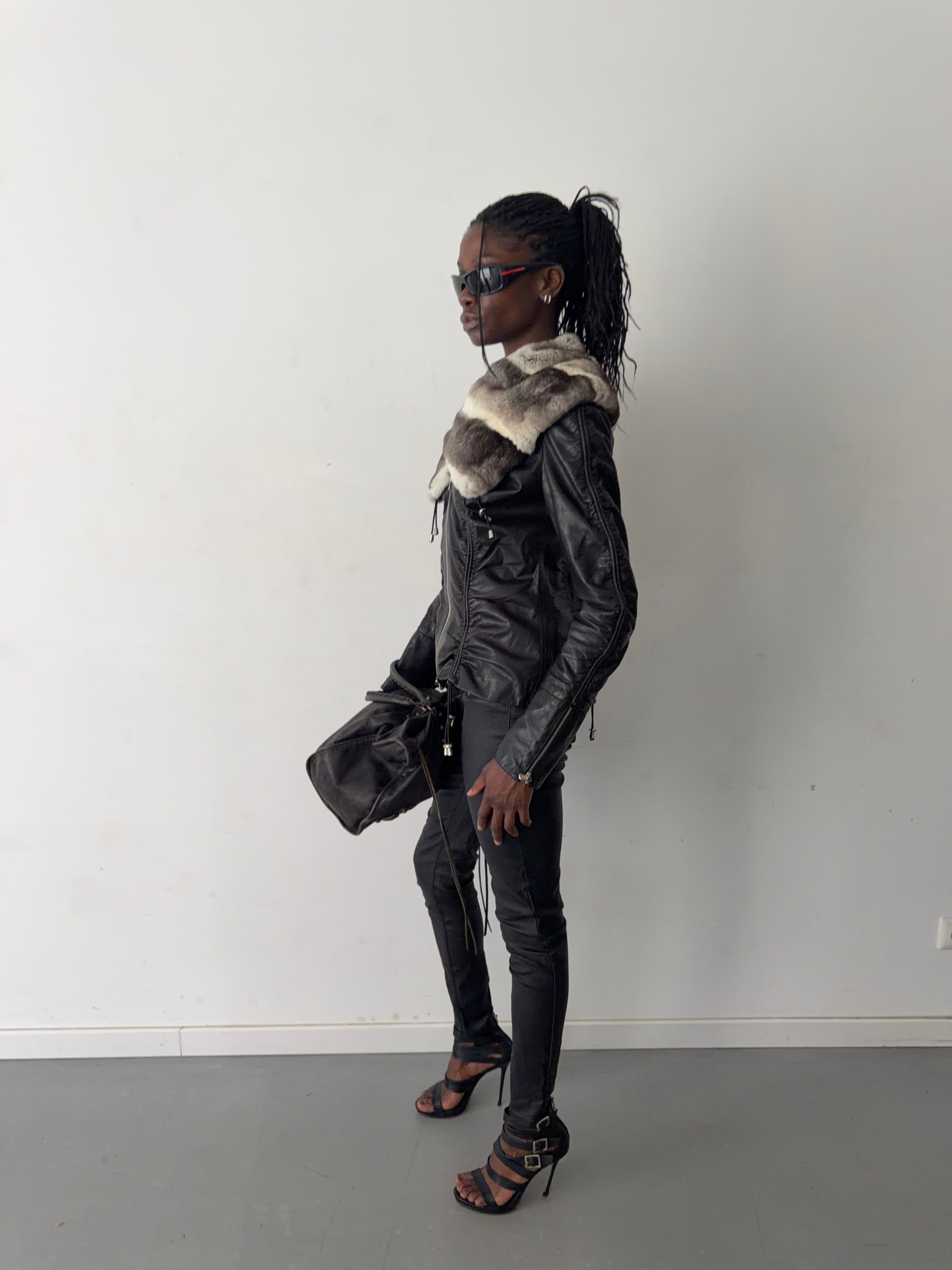 real leahter jacket with real fur collar (M)